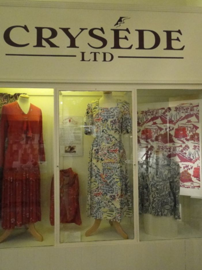 Crysede shop window, Penlee Gallery; photo with kind permission of http://www.mollyandtheprincess.com